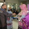 Staf RSUD Makassar Berbagi Kue Khas Sulsel dan Berpakaian Adat di Hari Kebudayaan
